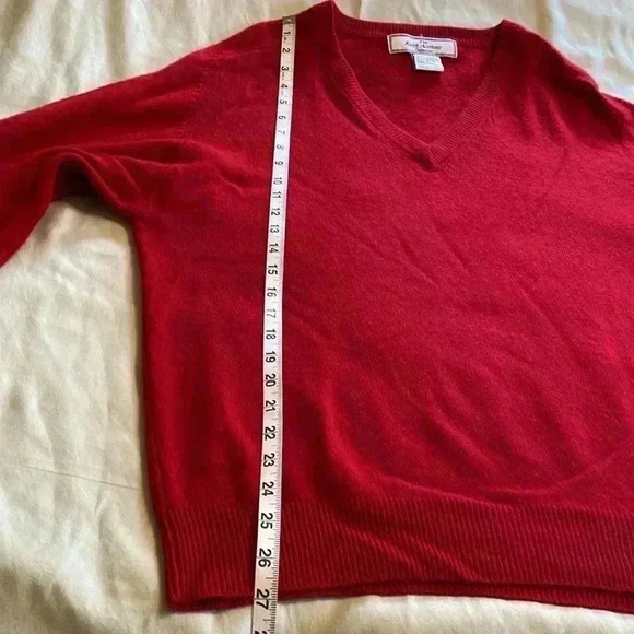 Keith Anthony Collection 100% Cashmere Red V Neck Men’s Sweater in Size Large. - Picture 6 of 9